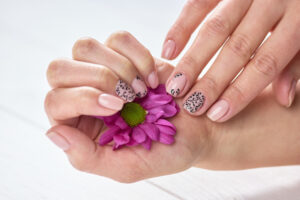 Nagelmodellage-selber-machen-fingernaegel-design-naegel-selbst-modellieren-anleitung